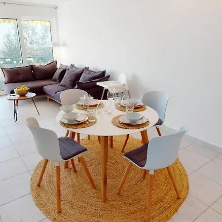 Casa Delle Vigne: Giardino, Pergola E Vista Appartamento Minusio