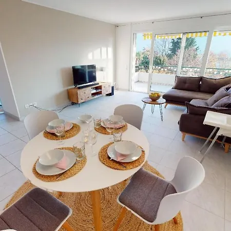 Casa Delle Vigne: Giardino, Pergola E Vista Appartamento *