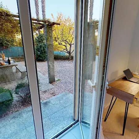 Casa Delle Vigne: Giardino, Pergola E Vista Appartamento *