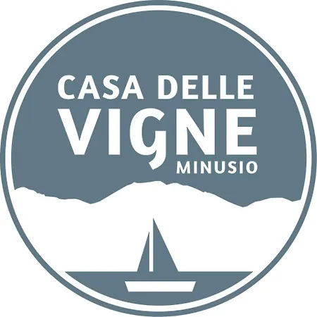Casa Delle Vigne: Giardino, Pergola E Vista Appartamento *